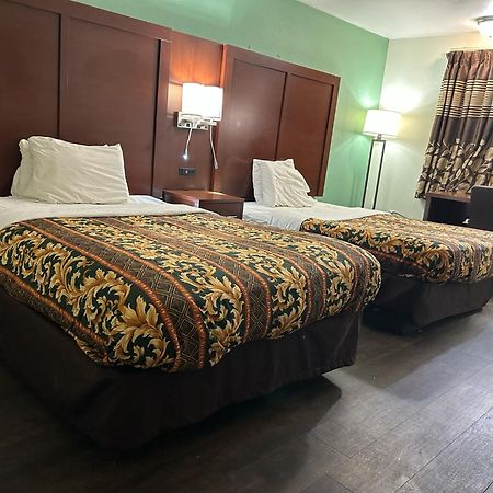 Hillcrest Motel By Oyo Aurora Near Lawrenceburg Εξωτερικό φωτογραφία