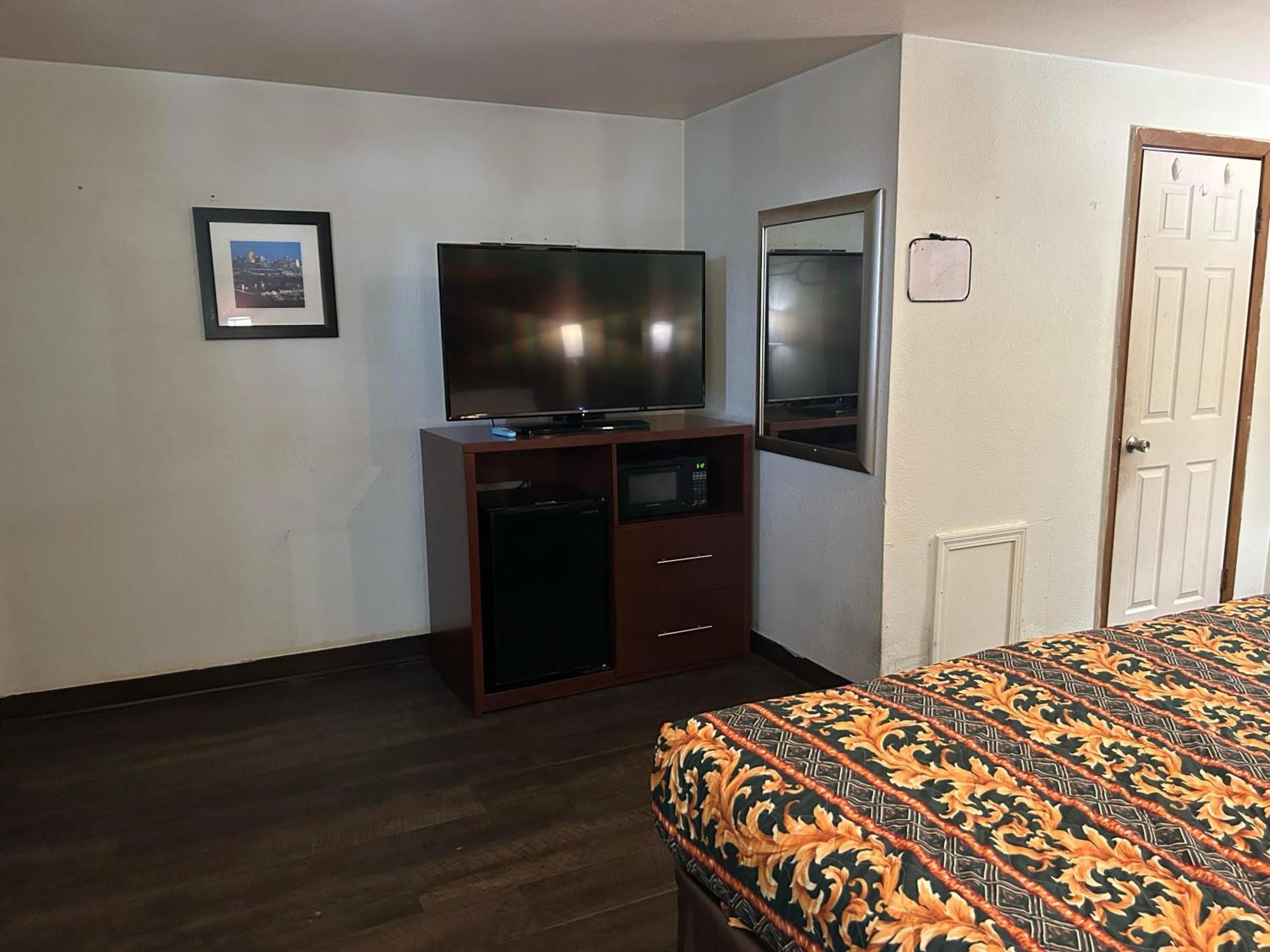 Hillcrest Motel By Oyo Aurora Near Lawrenceburg Εξωτερικό φωτογραφία