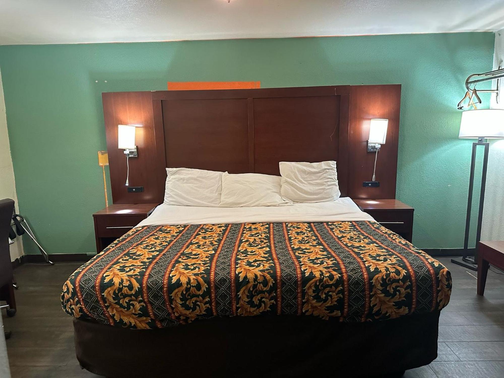 Hillcrest Motel By Oyo Aurora Near Lawrenceburg Εξωτερικό φωτογραφία
