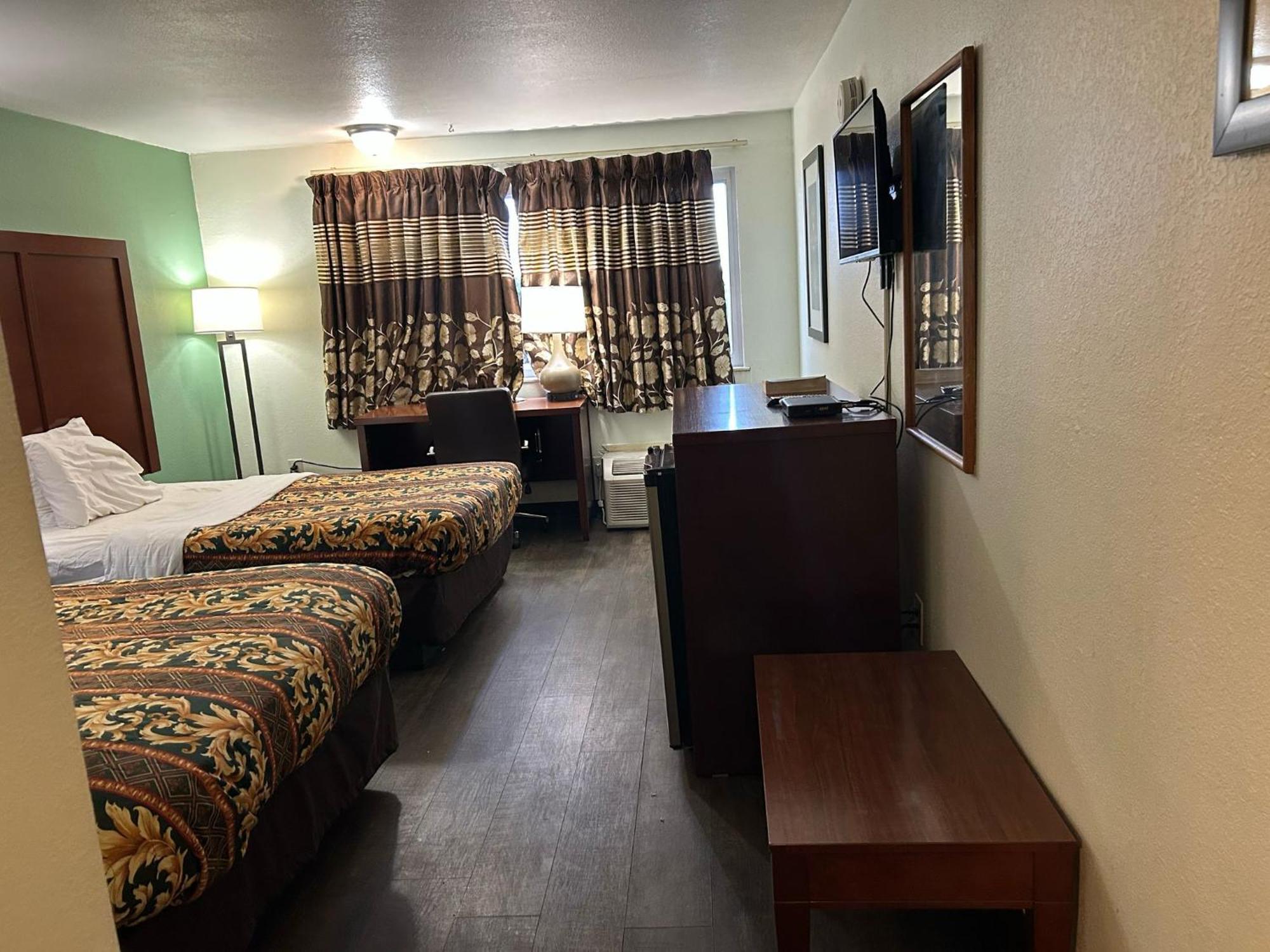 Hillcrest Motel By Oyo Aurora Near Lawrenceburg Εξωτερικό φωτογραφία
