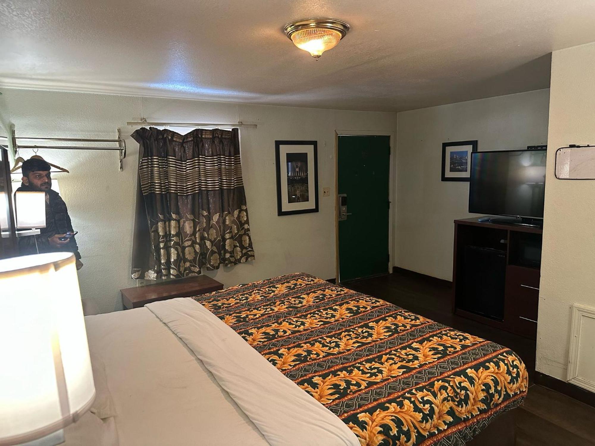 Hillcrest Motel By Oyo Aurora Near Lawrenceburg Εξωτερικό φωτογραφία