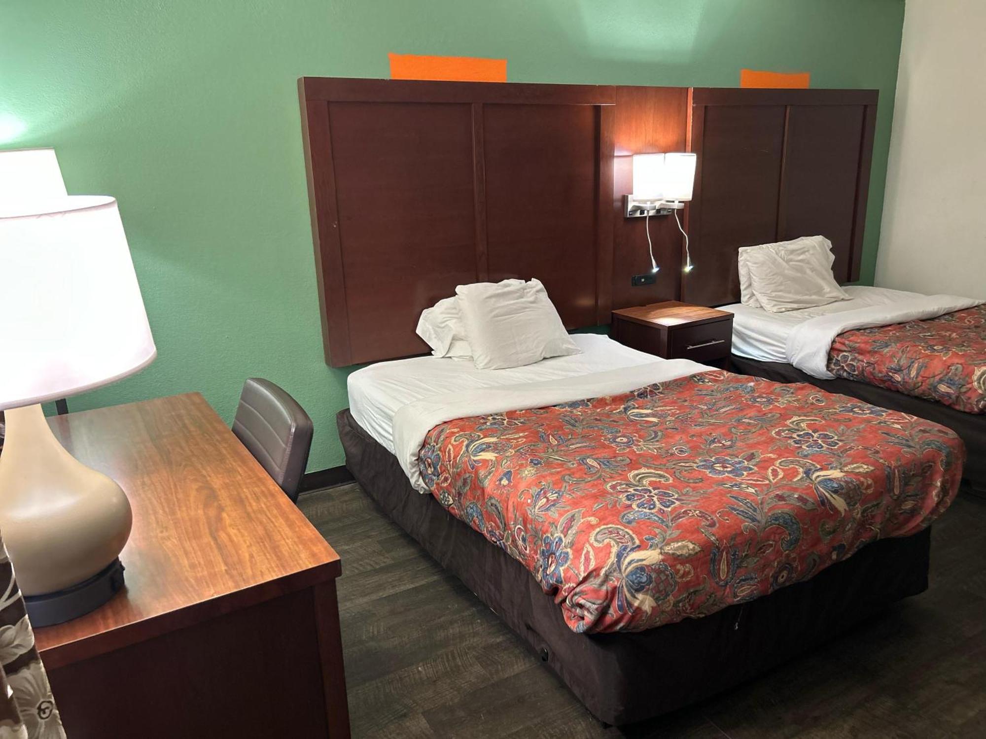 Hillcrest Motel By Oyo Aurora Near Lawrenceburg Εξωτερικό φωτογραφία