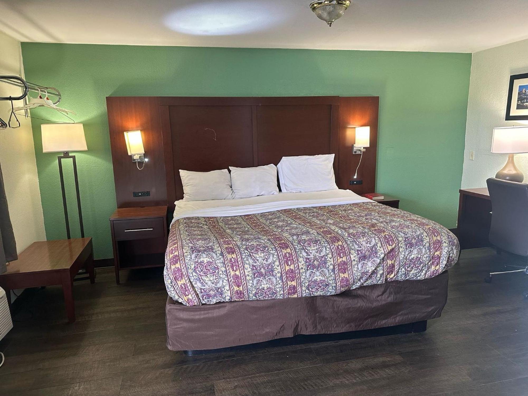 Hillcrest Motel By Oyo Aurora Near Lawrenceburg Εξωτερικό φωτογραφία