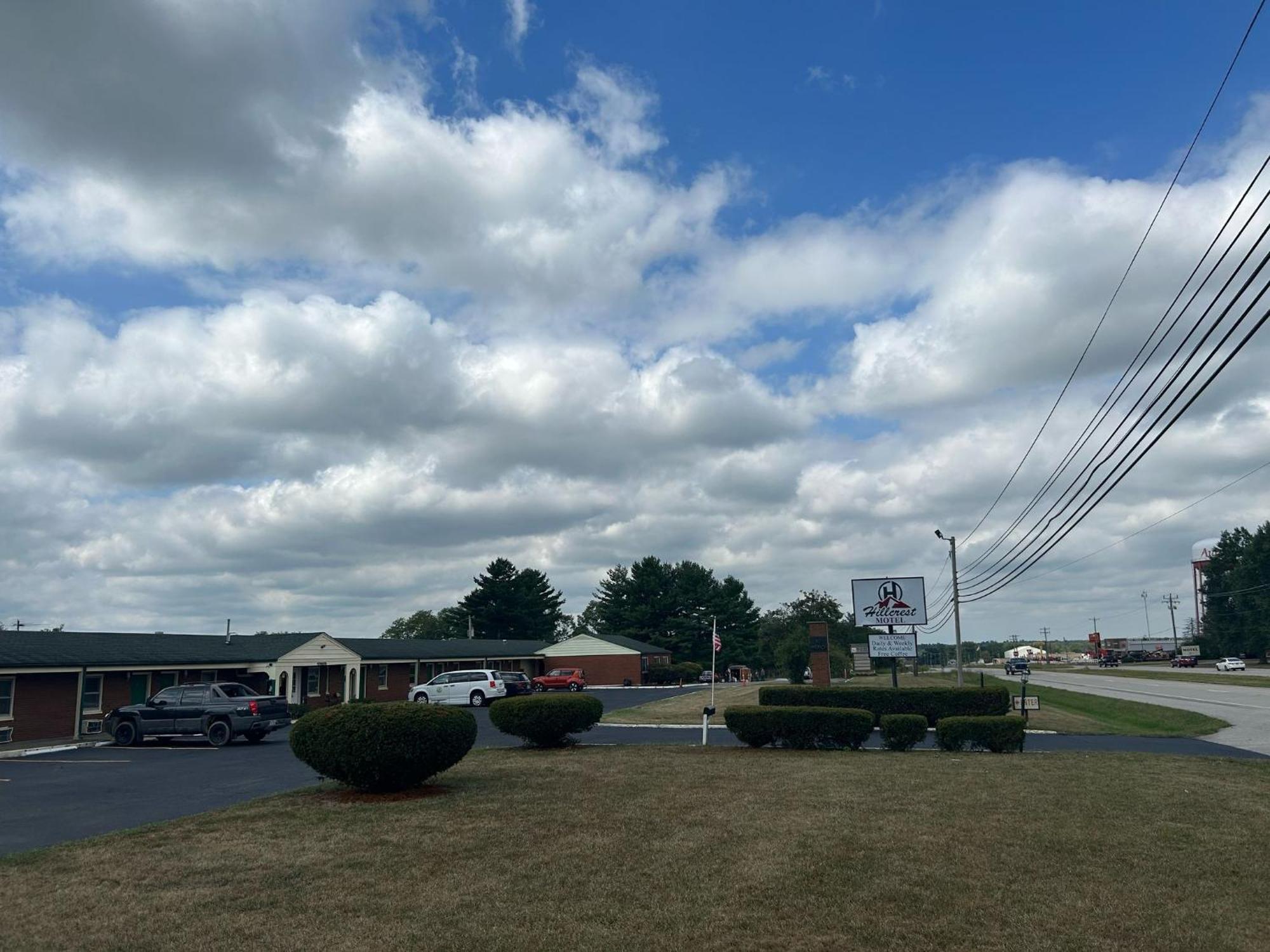 Hillcrest Motel By Oyo Aurora Near Lawrenceburg Εξωτερικό φωτογραφία